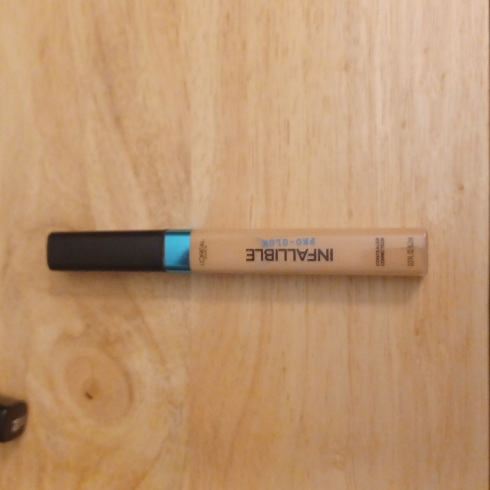 L'Oreal Infallible Pro-Glow Concealer Brand New #04 Natural Beige